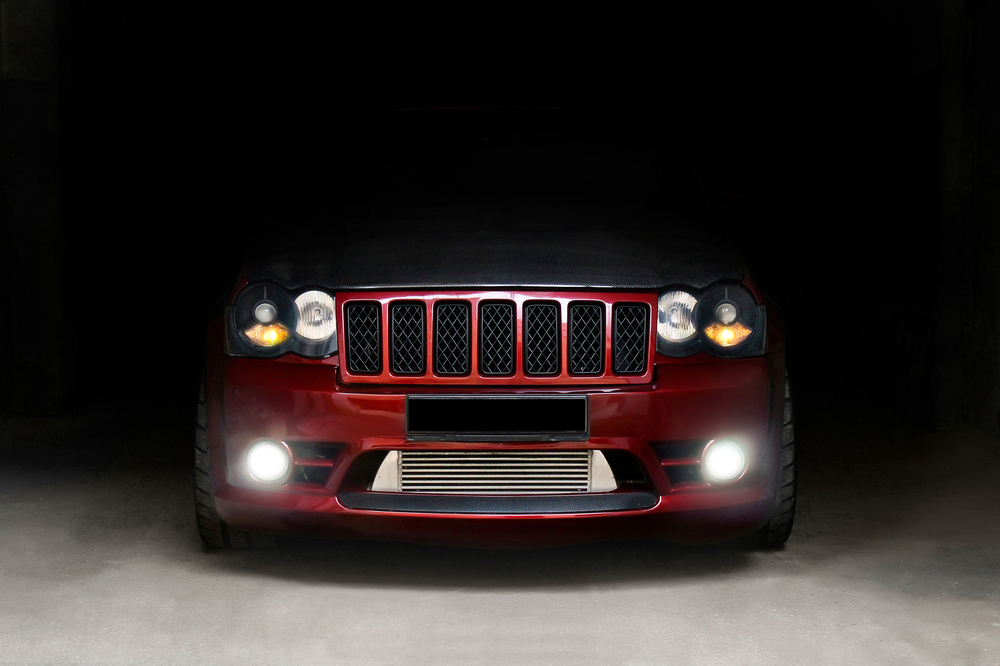 headlight view of the 2021 jeep cherokee