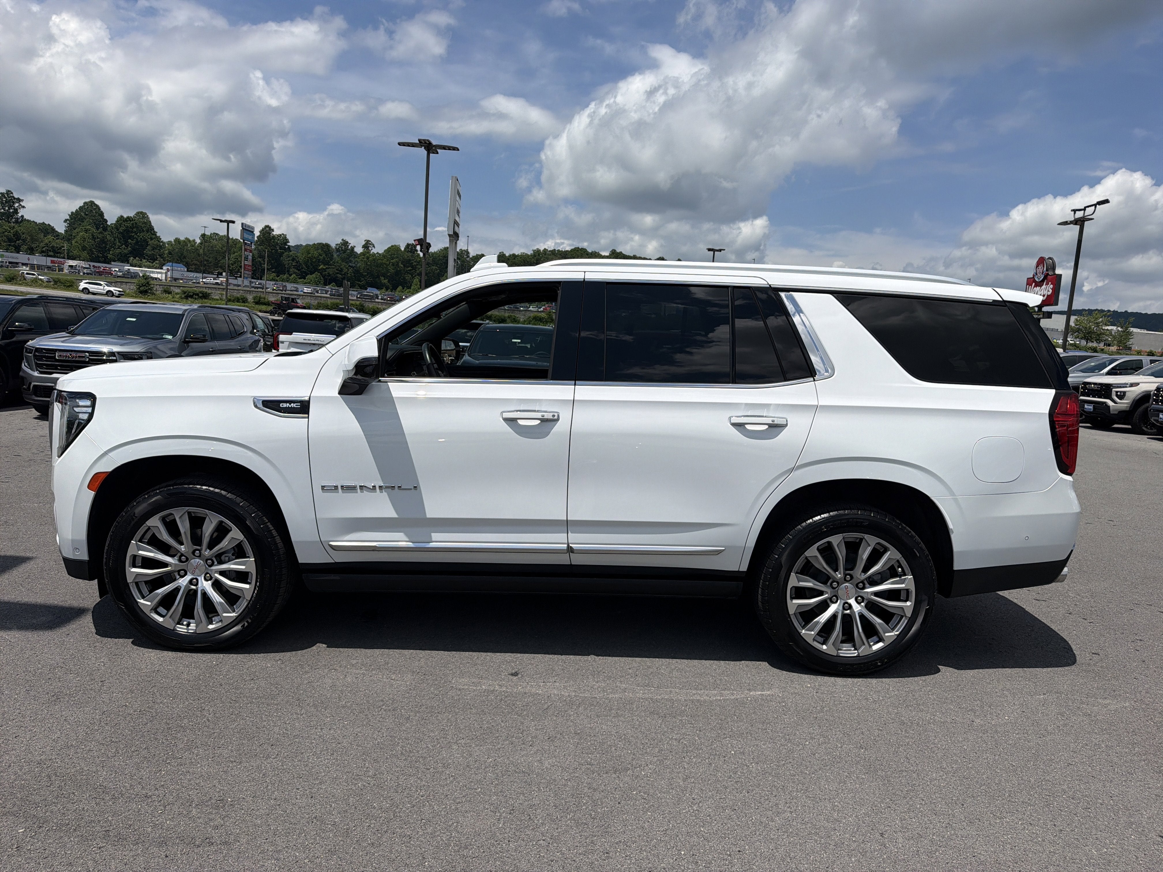 2023 GMC Yukon Denali