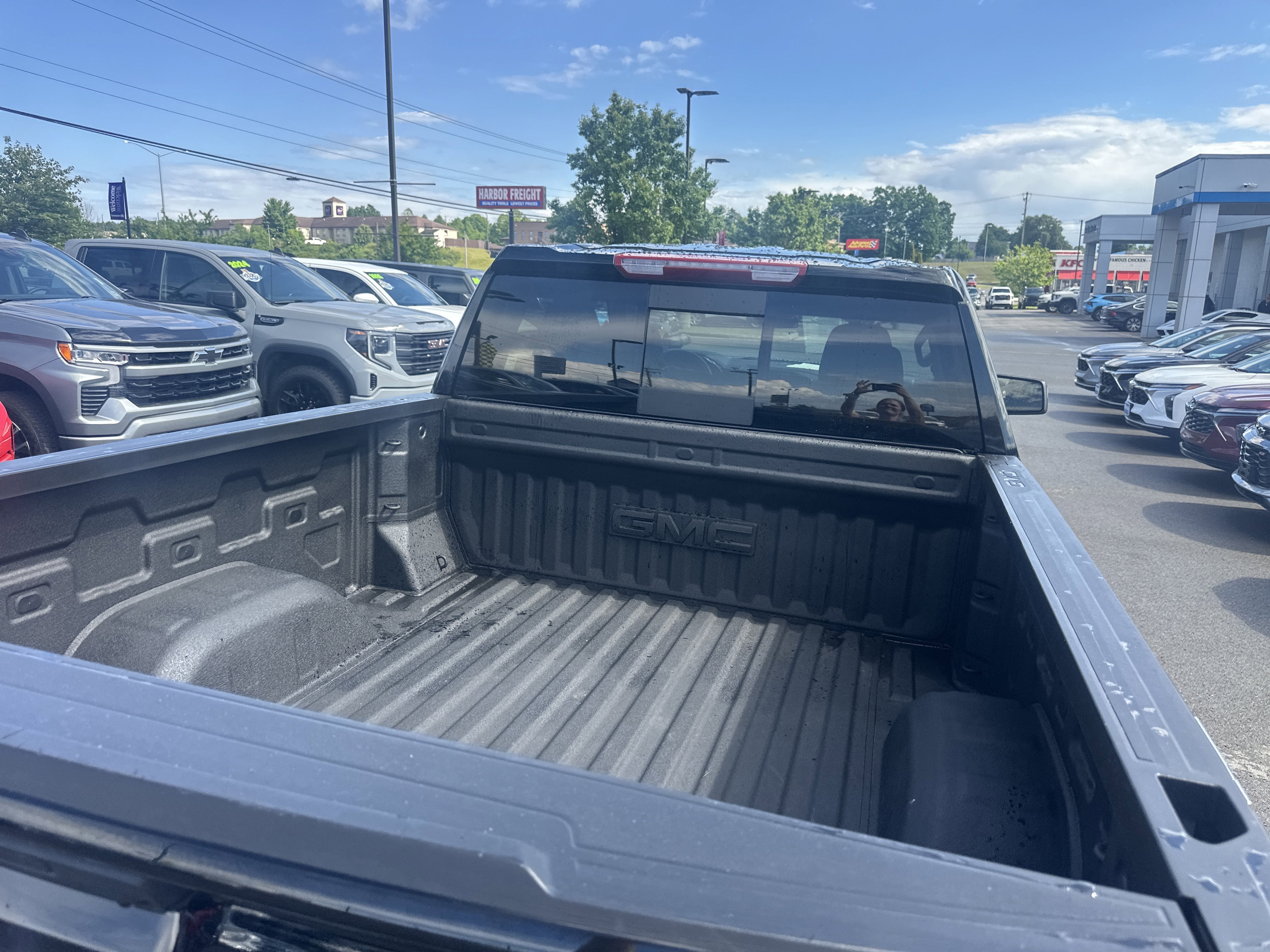 2025 GMC Sierra 1500 Elevation
