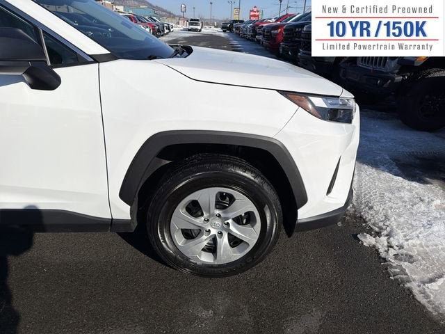 2024 Toyota RAV4 LE