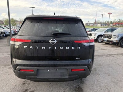 2025 Nissan Pathfinder SV