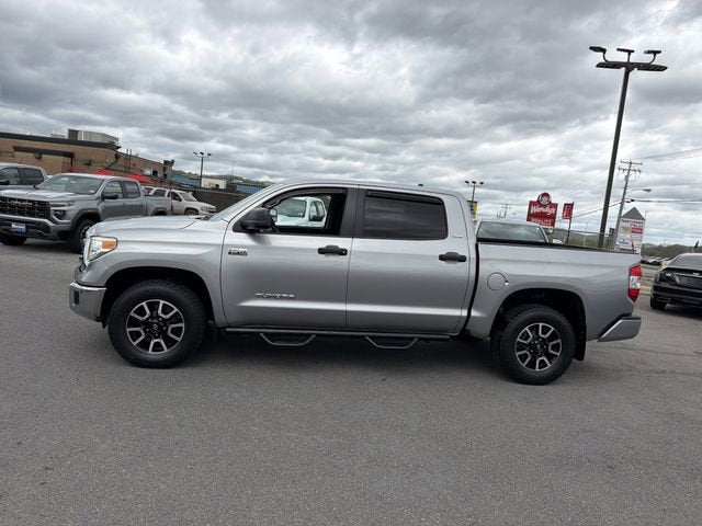 2017 Toyota Tundra 4WD SR5