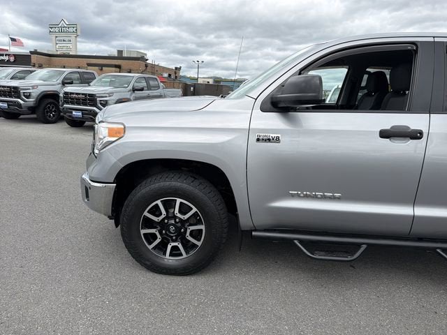 2017 Toyota Tundra 4WD SR5