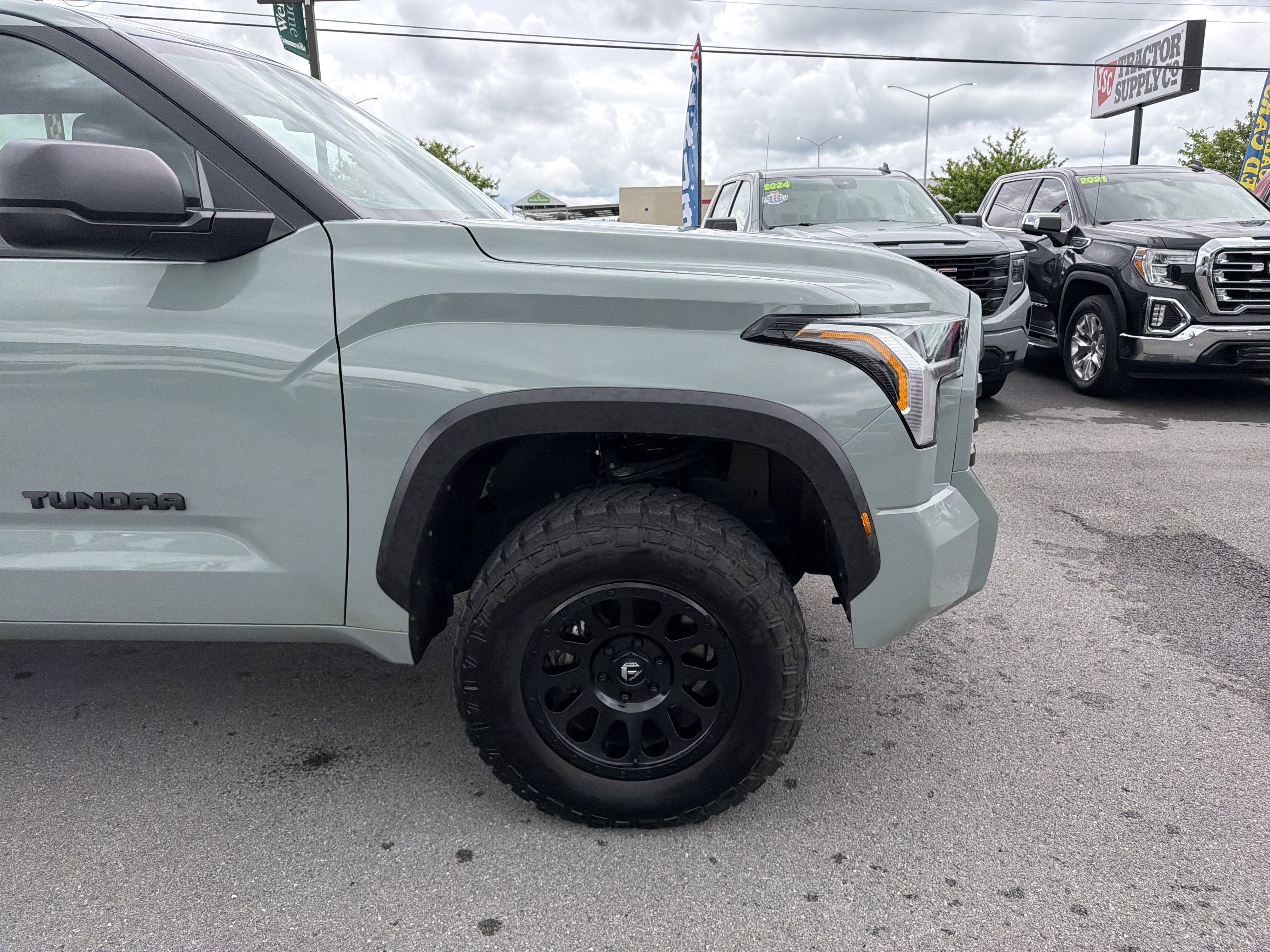 2025 Toyota Tundra 4WD SR