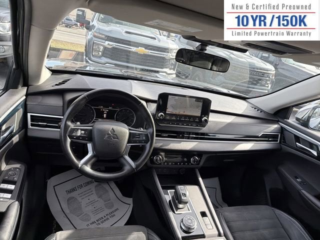 2022 Mitsubishi Outlander SE