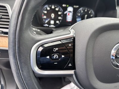 2022 Volvo XC90 Momentum