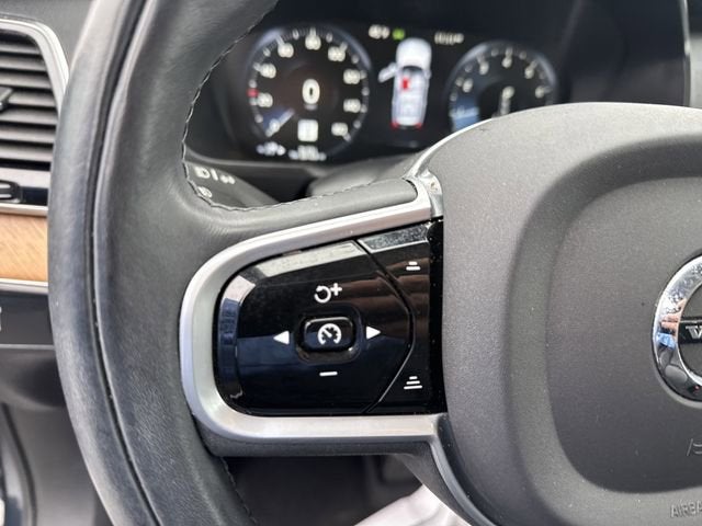 2022 Volvo XC90 Momentum