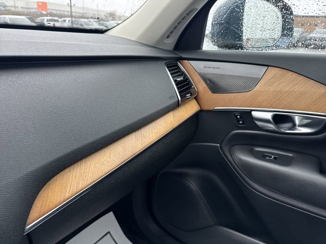 2022 Volvo XC90 Momentum