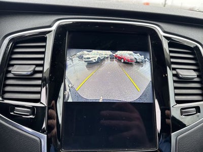 2022 Volvo XC90 Momentum