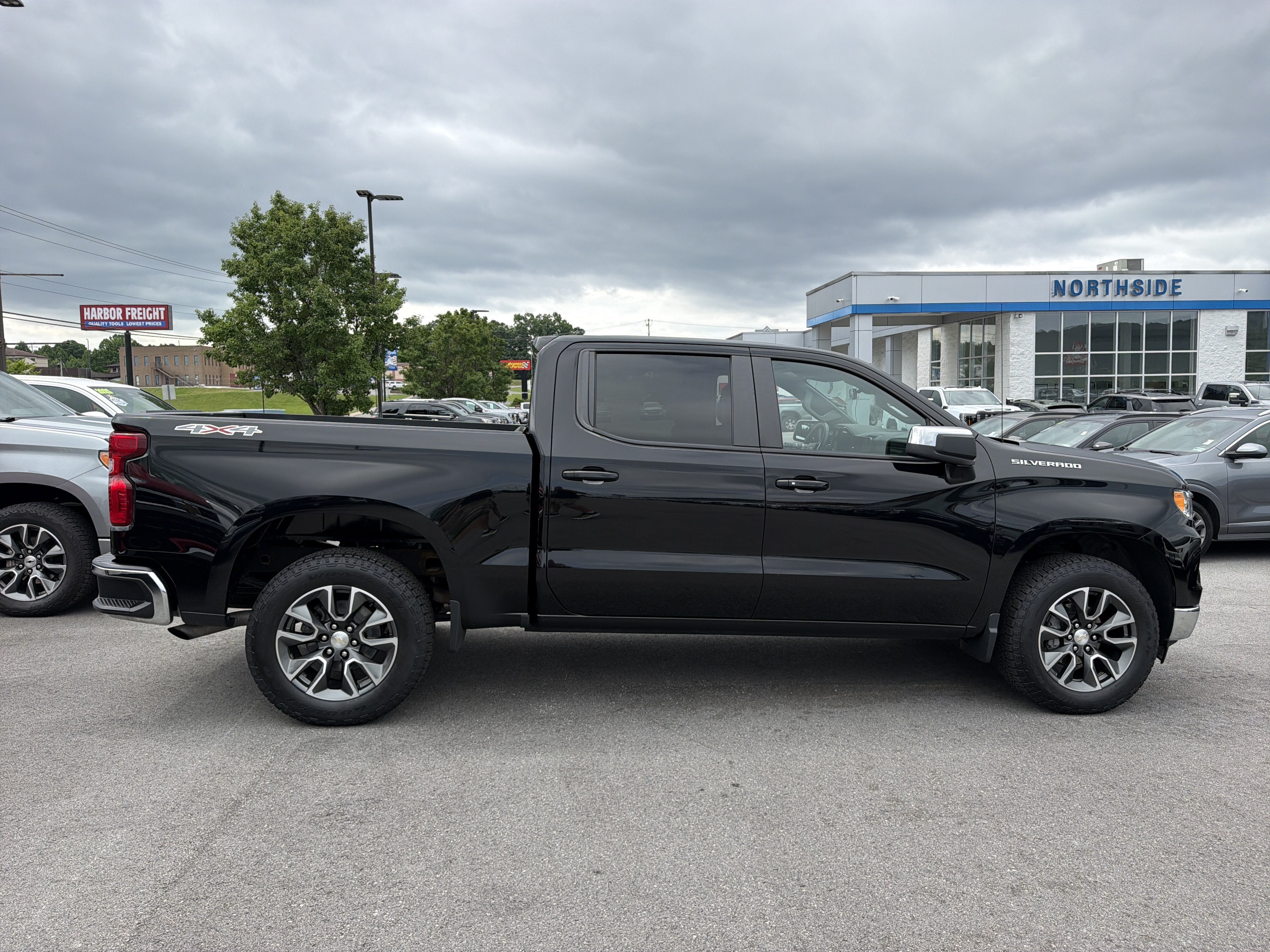 2023 Chevrolet Silverado 1500 LT (2FL)