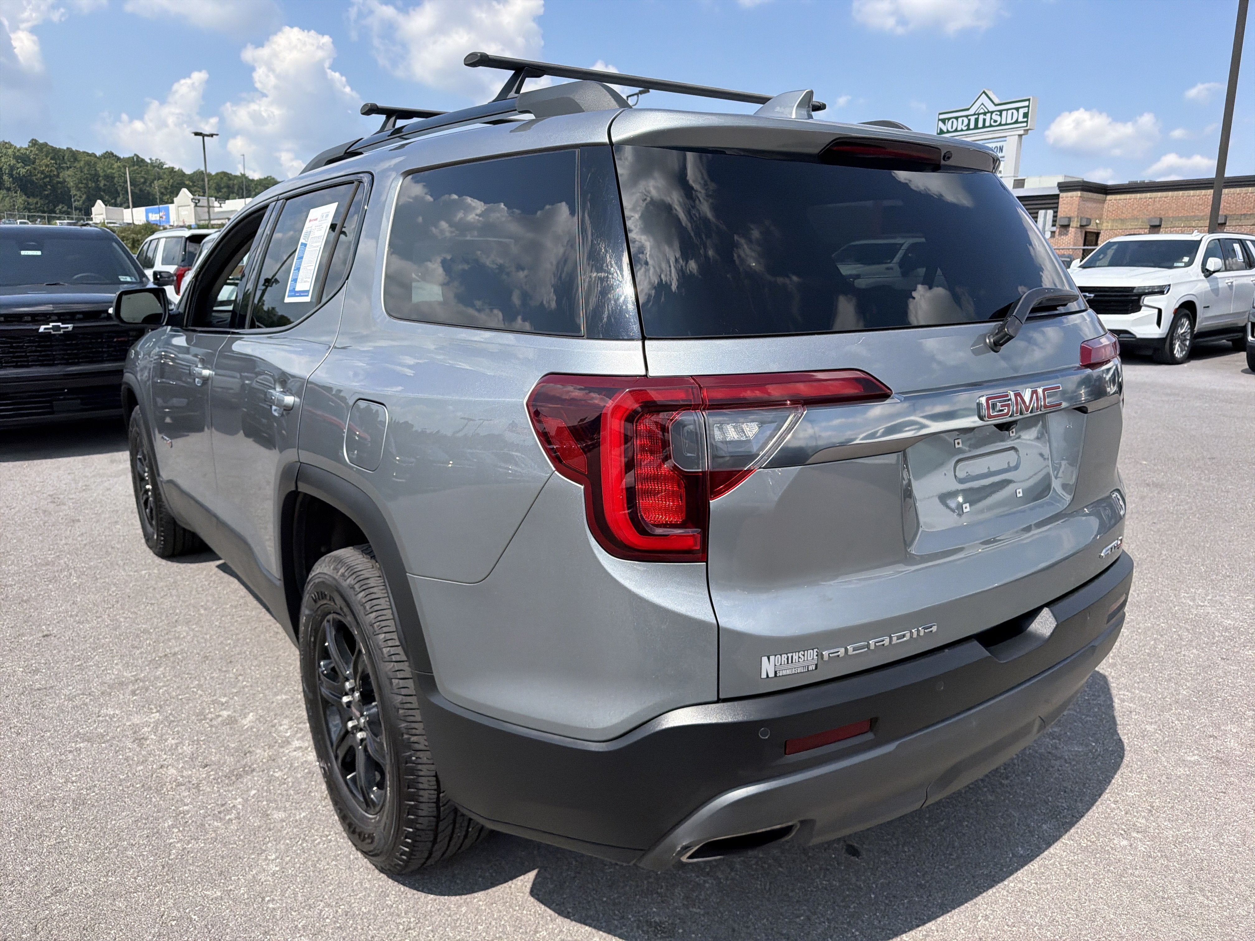 2023 GMC Acadia AT4