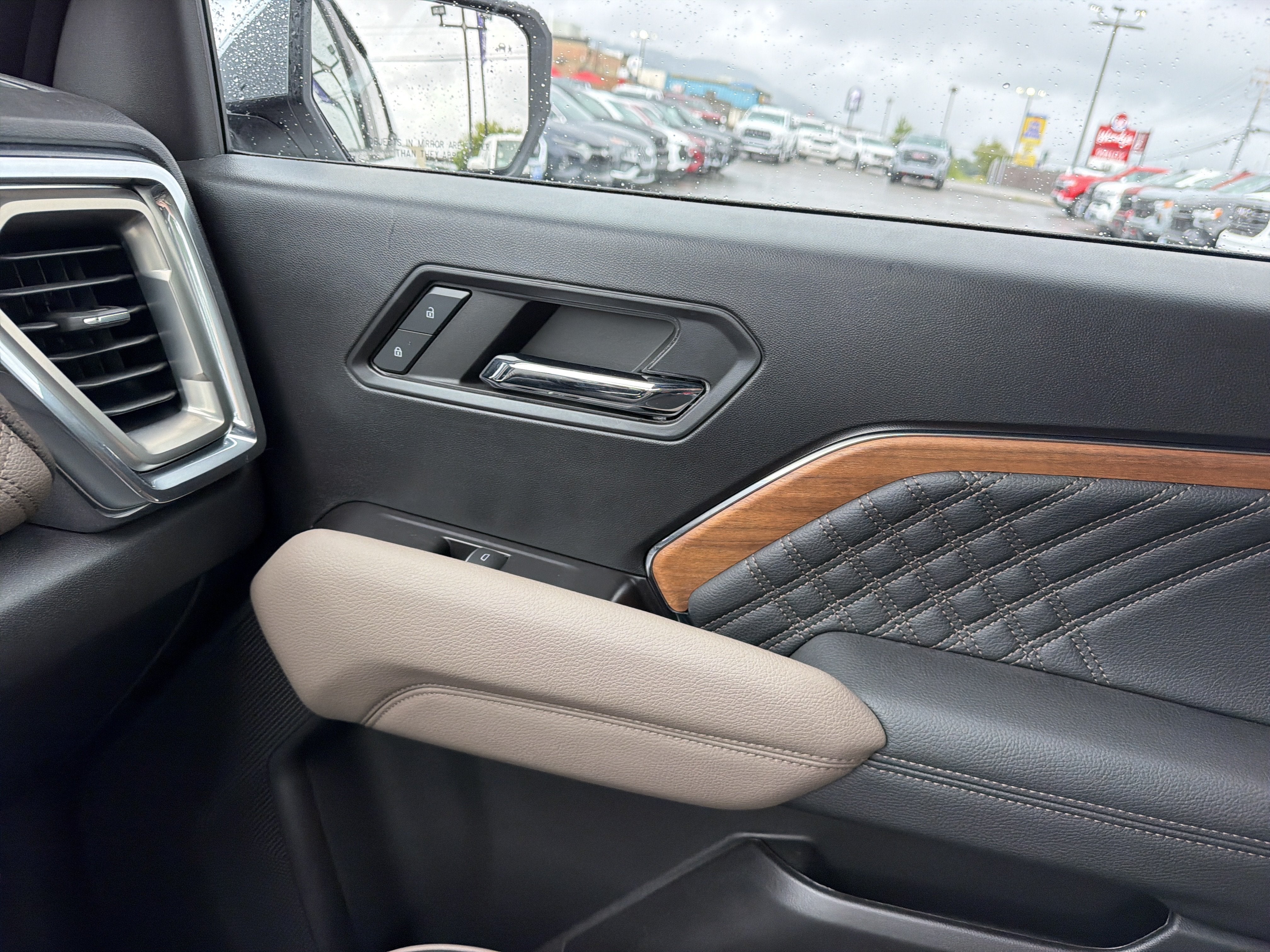 2024 GMC Canyon Denali