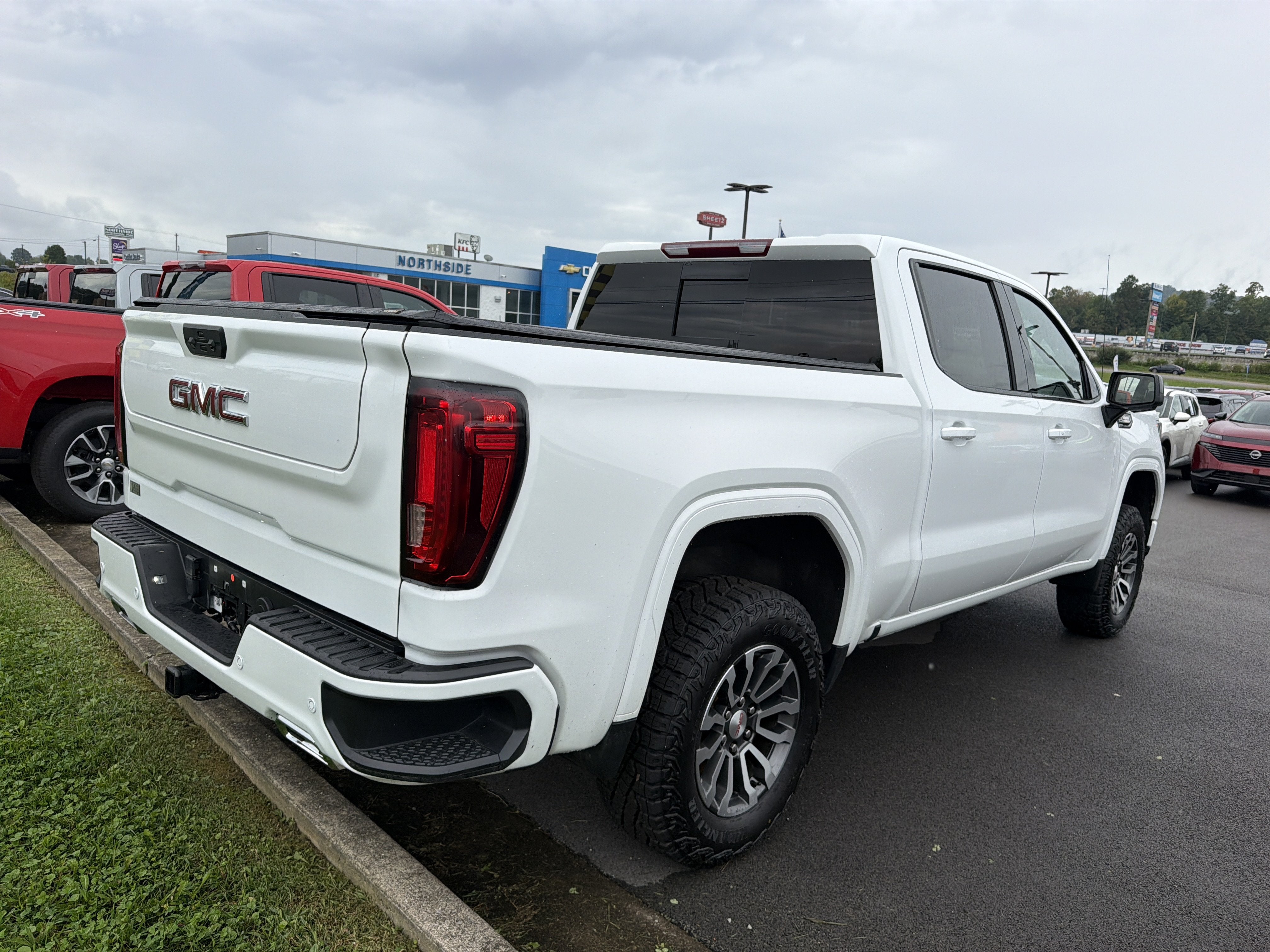 2023 GMC Sierra 1500 AT4