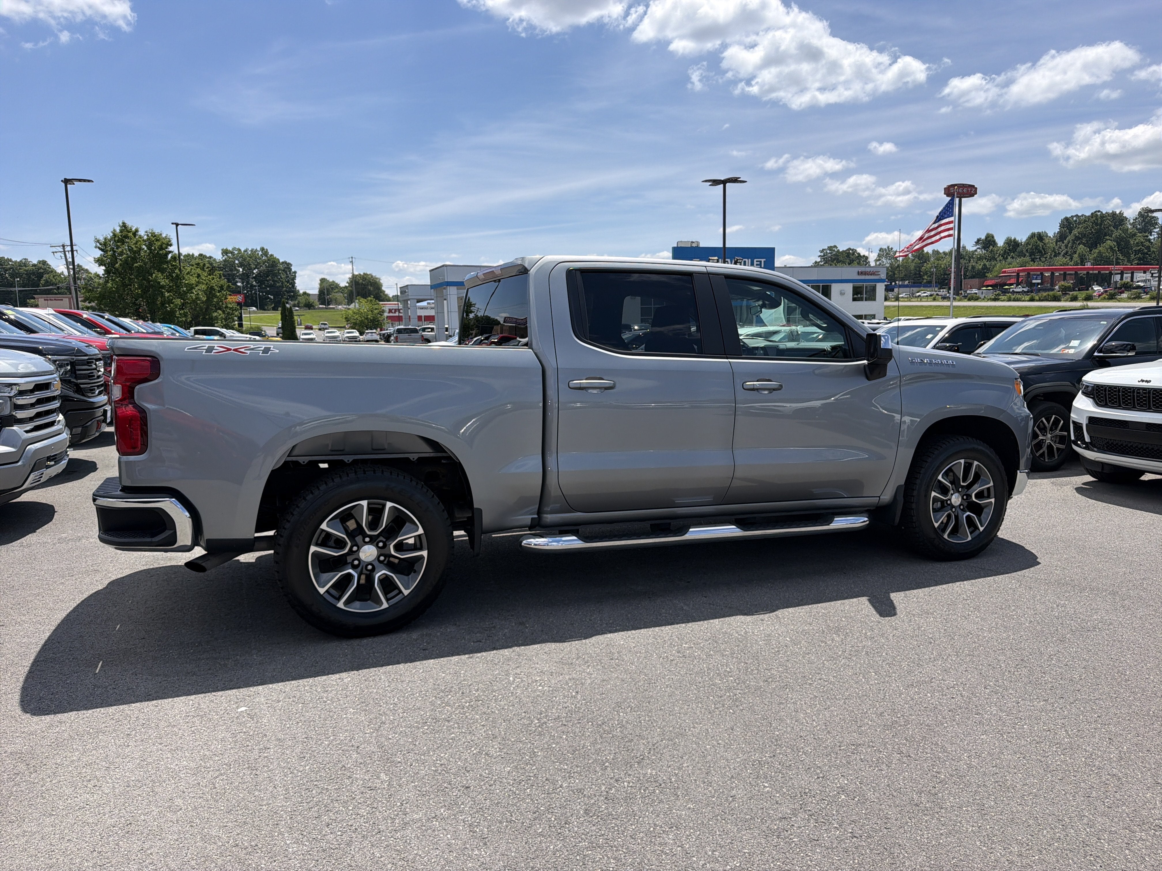 2023 Chevrolet Silverado 1500 LT (2FL)