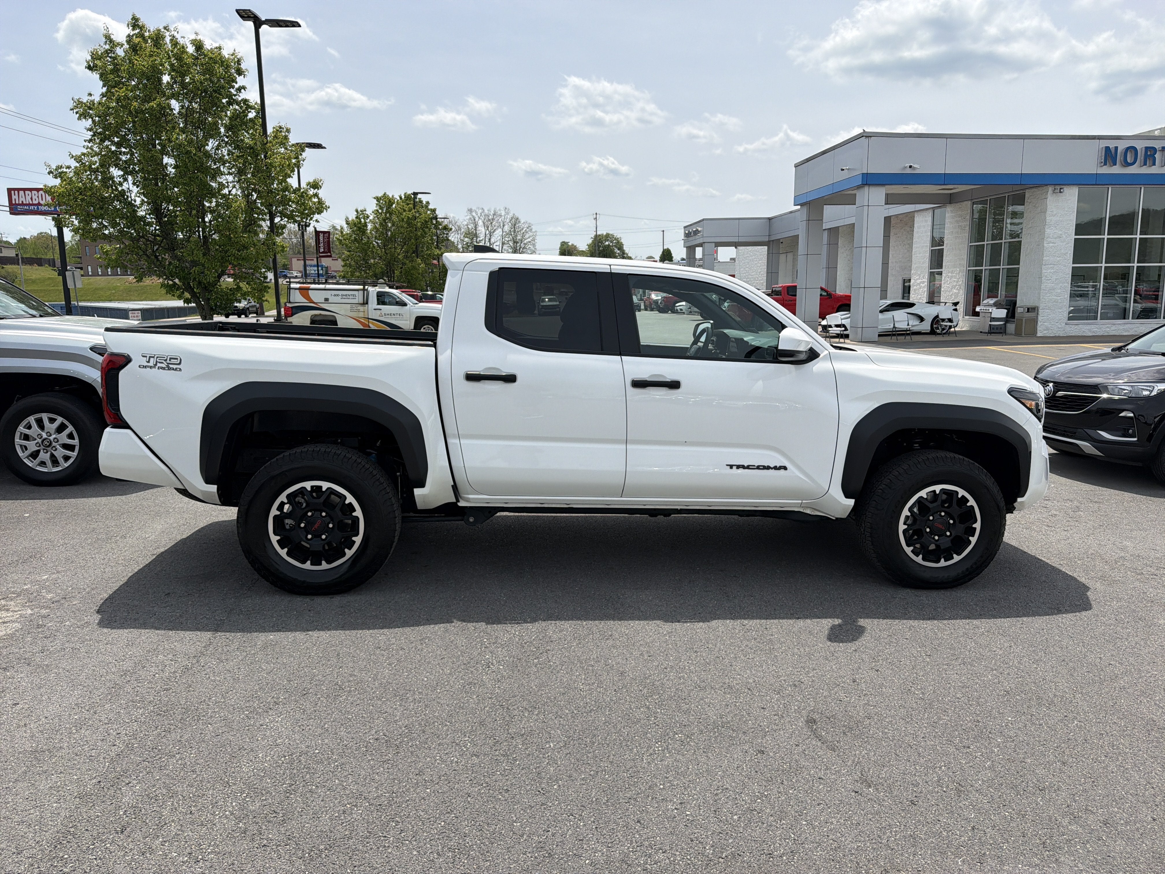 2025 Toyota Tacoma 4WD SR