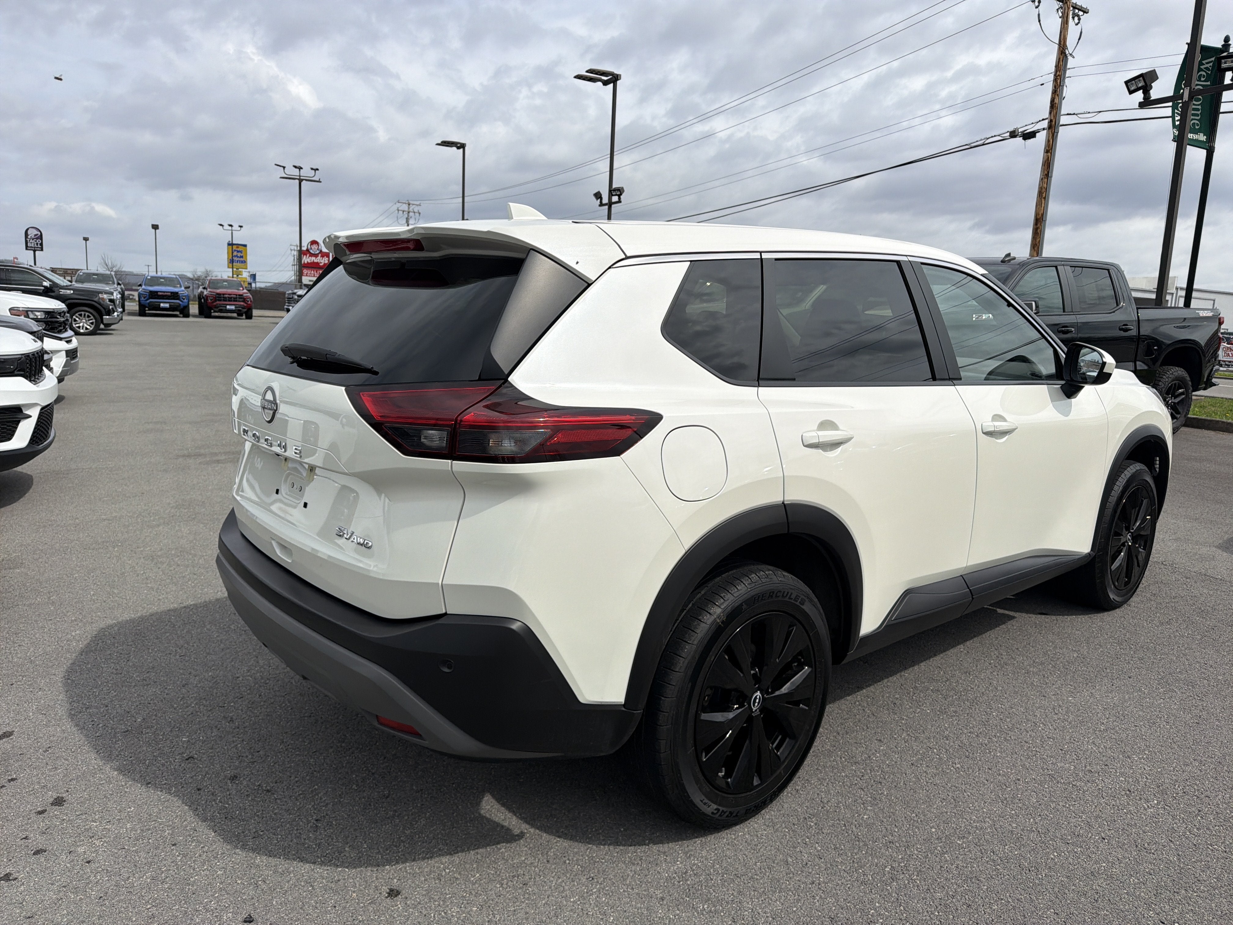 2023 Nissan Rogue SV