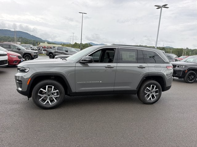 2027 Jeep Grand Cherokee Laredo X
