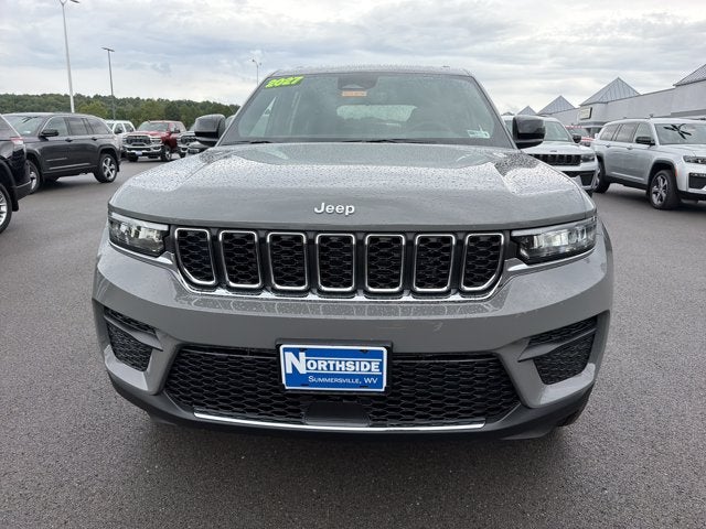 2027 Jeep Grand Cherokee Laredo X