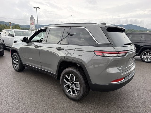 2027 Jeep Grand Cherokee Laredo X