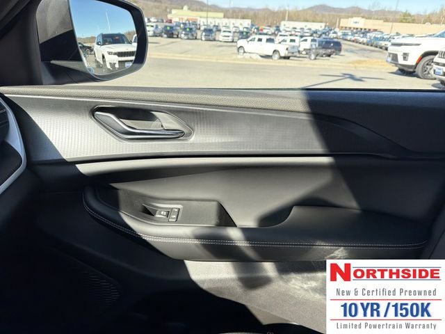 2026 Jeep Grand Cherokee GRAND CHEROKEE LAREDO X 4X4