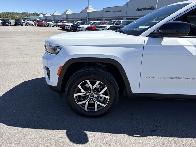 2027 Jeep Grand Cherokee Laredo X