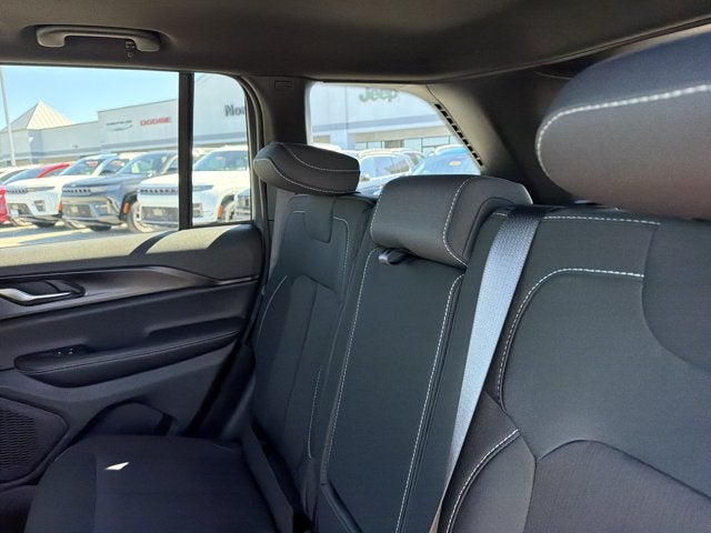 2027 Jeep Grand Cherokee Laredo X