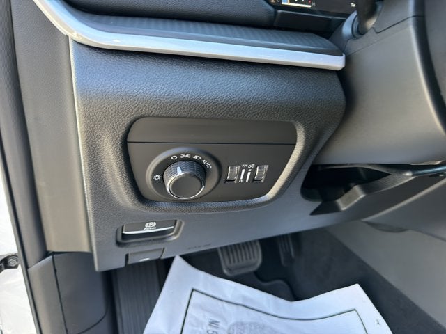 2027 Jeep Grand Cherokee Laredo X