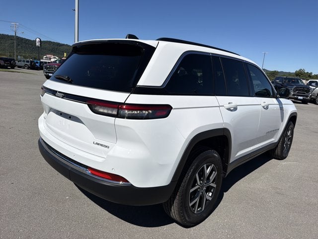 2027 Jeep Grand Cherokee Laredo X