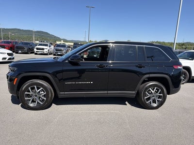 2027 Jeep Grand Cherokee Laredo X