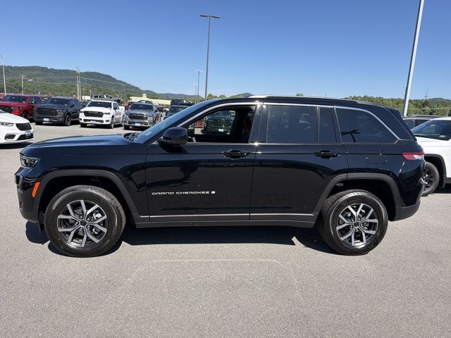 2027 Jeep Grand Cherokee Laredo X