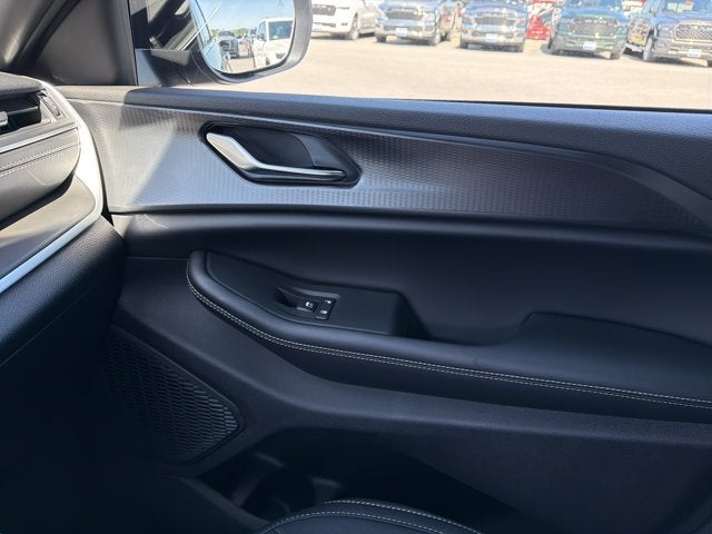 2027 Jeep Grand Cherokee Laredo X