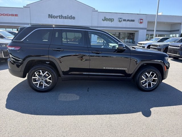 2027 Jeep Grand Cherokee Laredo X