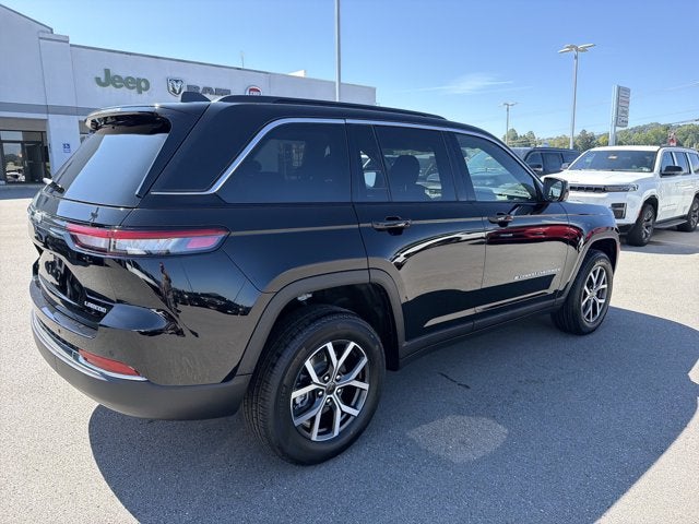 2027 Jeep Grand Cherokee Laredo X