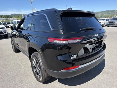 2027 Jeep Grand Cherokee Laredo X