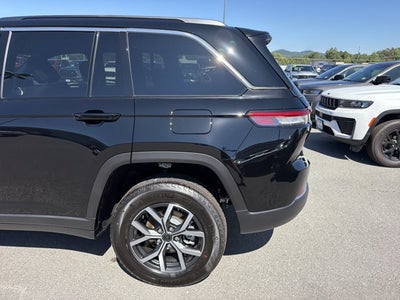 2027 Jeep Grand Cherokee Laredo X