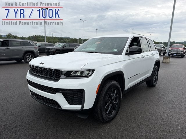 2027 Jeep Grand Cherokee Laredo Altitude