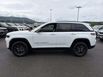 2027 Jeep Grand Cherokee Laredo Altitude