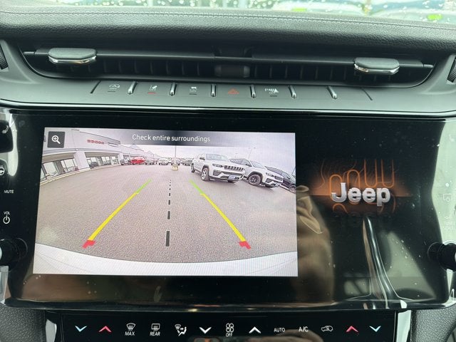 2027 Jeep Grand Cherokee Laredo Altitude