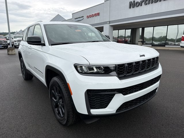 2027 Jeep Grand Cherokee Laredo Altitude
