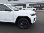 2027 Jeep Grand Cherokee Laredo Altitude