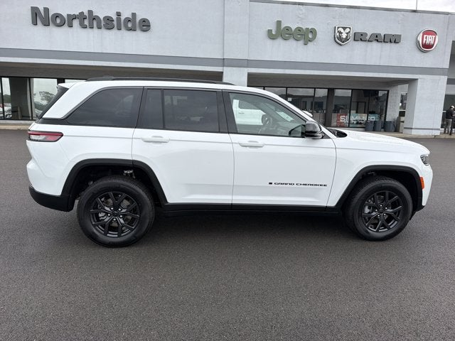 2027 Jeep Grand Cherokee Laredo Altitude