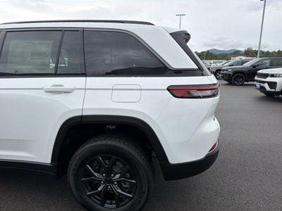 2027 Jeep Grand Cherokee Laredo Altitude