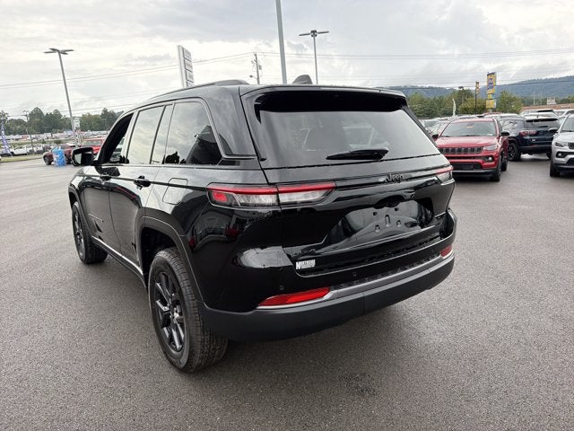 2027 Jeep Grand Cherokee Laredo Altitude
