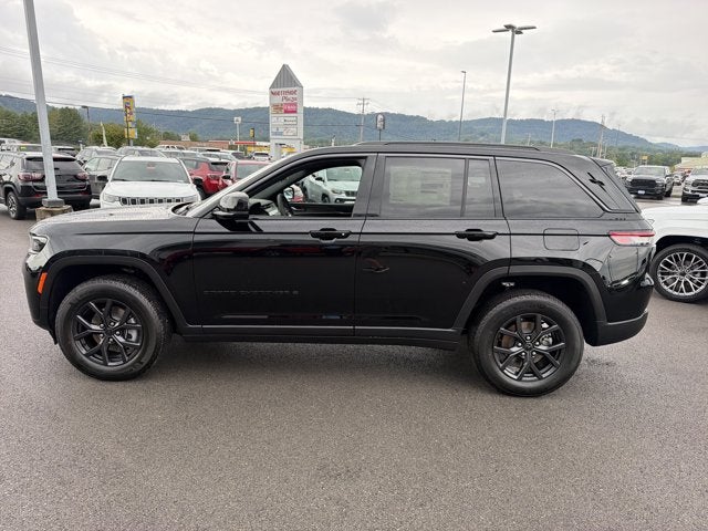 2027 Jeep Grand Cherokee Laredo Altitude