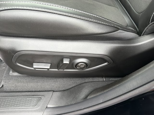 2027 Jeep Grand Cherokee Laredo Altitude