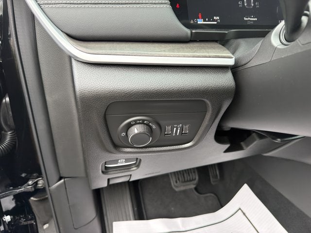 2027 Jeep Grand Cherokee Laredo Altitude
