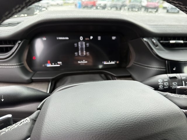 2027 Jeep Grand Cherokee Laredo Altitude