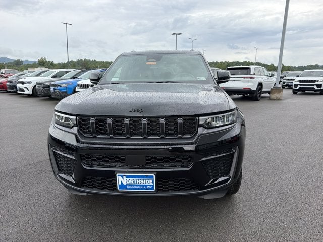 2027 Jeep Grand Cherokee Laredo Altitude