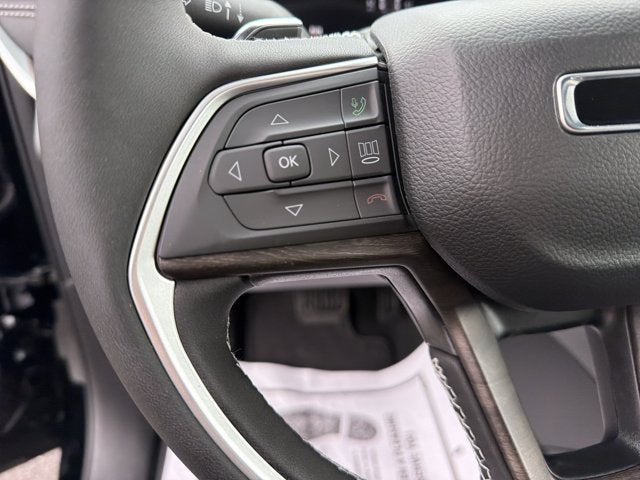 2027 Jeep Grand Cherokee Laredo Altitude