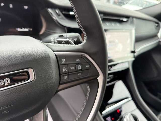 2027 Jeep Grand Cherokee Laredo Altitude